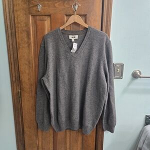 Men's Gray V-Neck Sweater